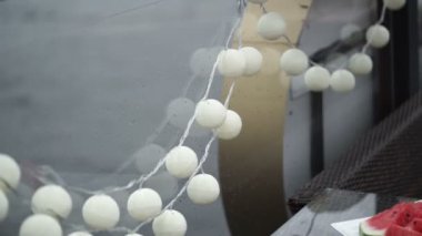 Garland dekorasyon açık havada