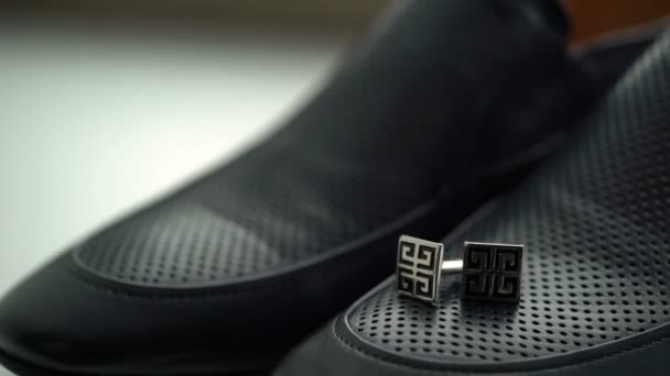Man shoes and cufflinks — Stock Video