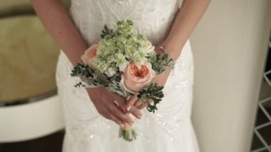 Çiçekli gelin buketi