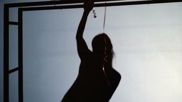 Sexy mulher forte dançando no clube — Vídeo de Stock