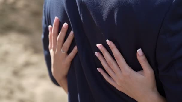 Wedding couple embrace — Stock Video