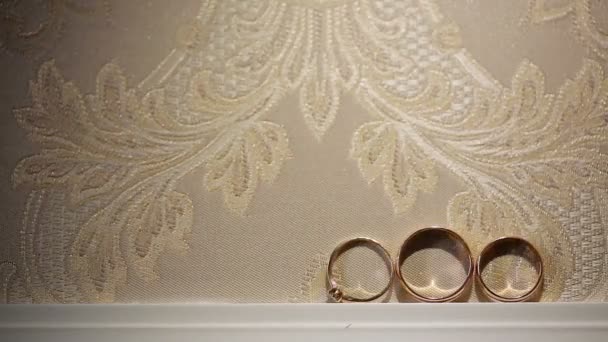 Trzy pierścienie ślub w pokoju — Wideo stockowe