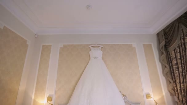 Wedding dress in bedroom — Stock Video