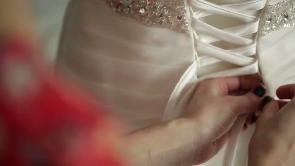 Druhna noszenia sukni ślubnej — Wideo stockowe