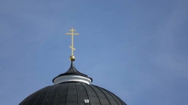 Katedral kubbe üzerinde çapraz