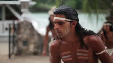Varadero, Küba - 23 Aralık 2011: Kızılderililer dans gösterisi