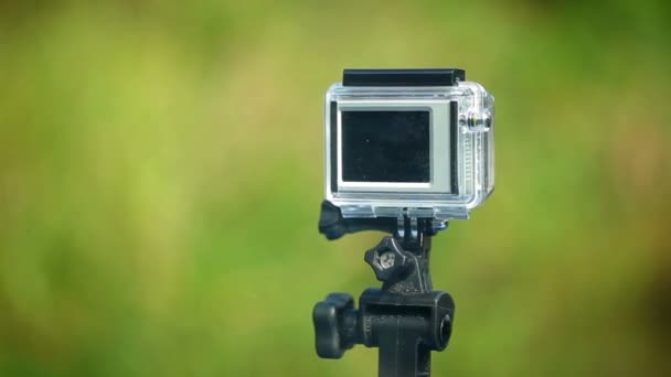 Екшн-камера при монтуванні — стокове відео
