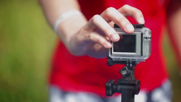 액션 카메라 마운트에서 복용 하는 사람 — 비디오