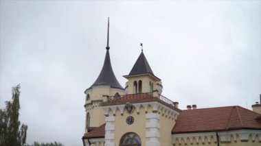 Castle bulutlu gün bina