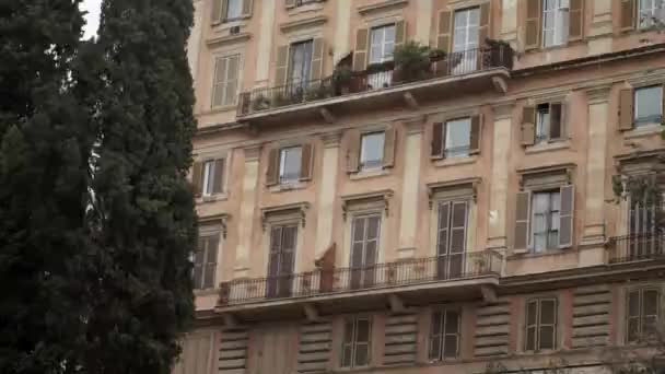 Building in Rome — Stock Video
