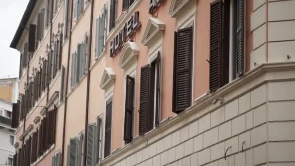 Hotel przy ulicy Rzymu — Wideo stockowe