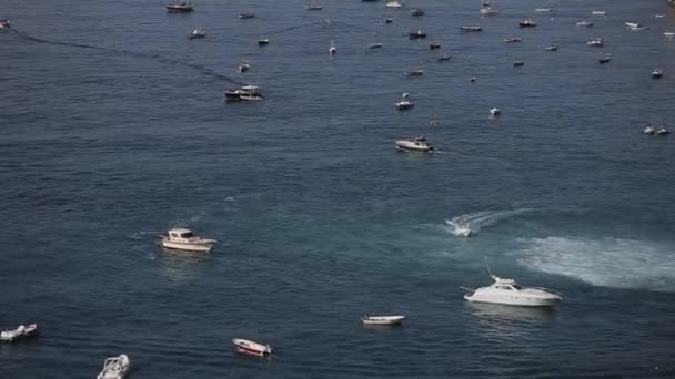 Barcos en un mar — Vídeo de stock