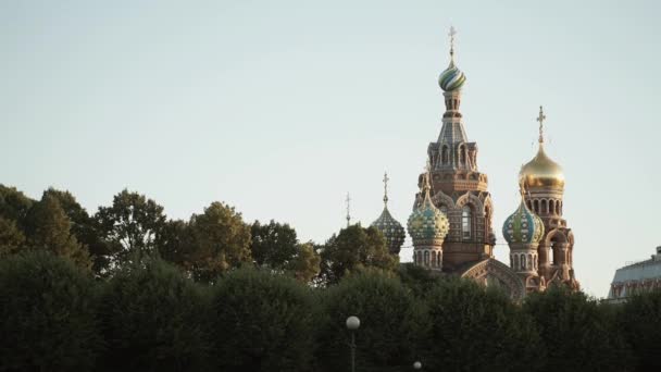 Pusat Saint-Petersburg, Rusia: Gereja Juruselamat pada Darah Tertumpah — Stok Video