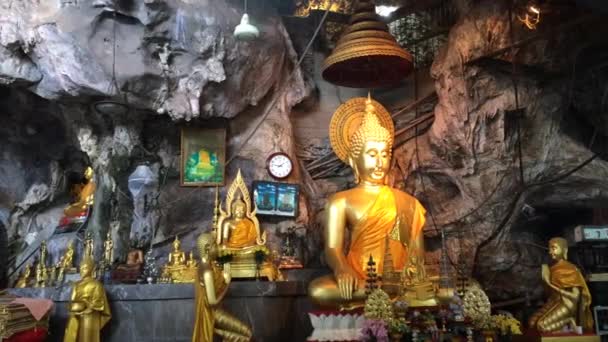 Buddhistiska templet i grotta — Stockvideo