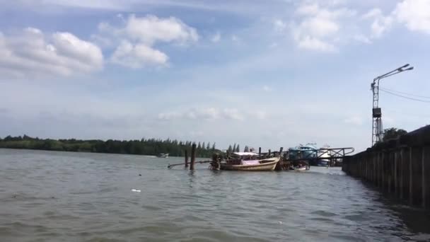 Boats near pier — Stock Video