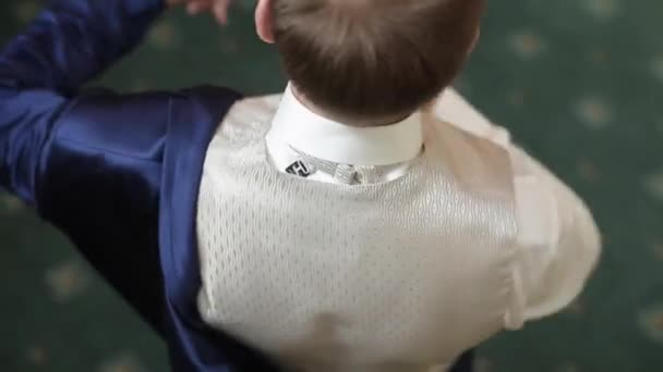 Man wearing white vest — Stock Video