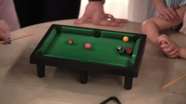 İnsanlar iskambil tablo Bilardo