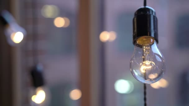 Guirnalda de lámpara hecha de bombillas — Vídeo de stock