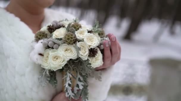 Bride with bouquet — Stock Video