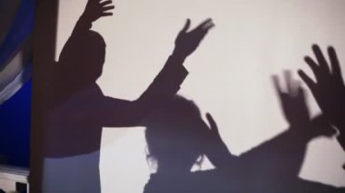 insanlar bir parti dans