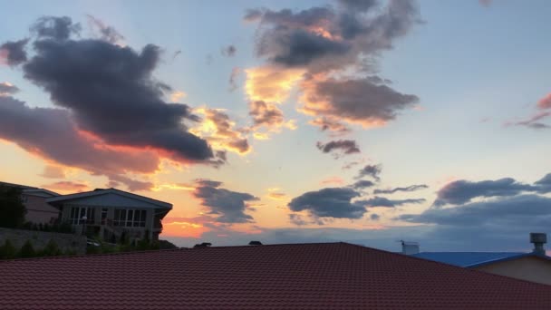 Прекрасний схід сонця на курорті — стокове відео