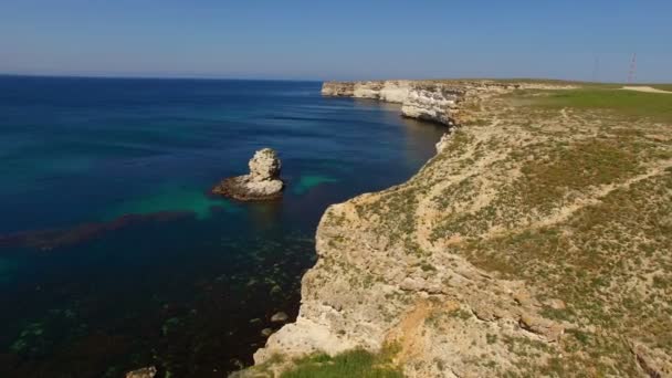 海洋和岩石海岸 — 图库视频影像
