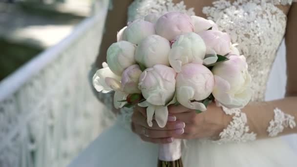 Felismerhetetlen menyasszony bouquet — Stock videók