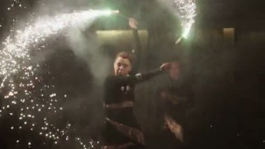 Saint-Petersburg, Rusya Federasyonu-6 Mayıs 2017: Fireshow