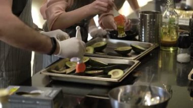 Avokado mutfakta yemek