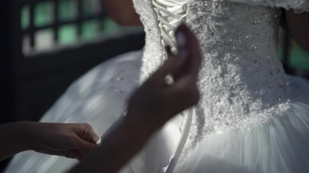 Vestido de novia — Vídeo de stock