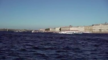 Şehir nehir gemileri ile