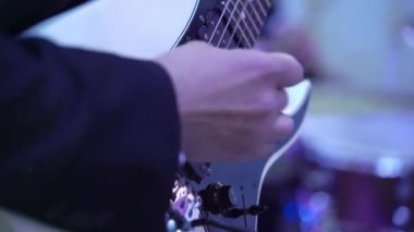 Müzik grubu gitarist