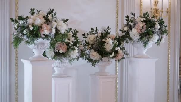 Decoración de velas en la ceremonia de boda — Vídeo de stock