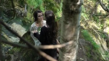 genç kadının makyaj yapması