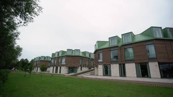 Casas de campo modernas edificios — Vídeo de stock