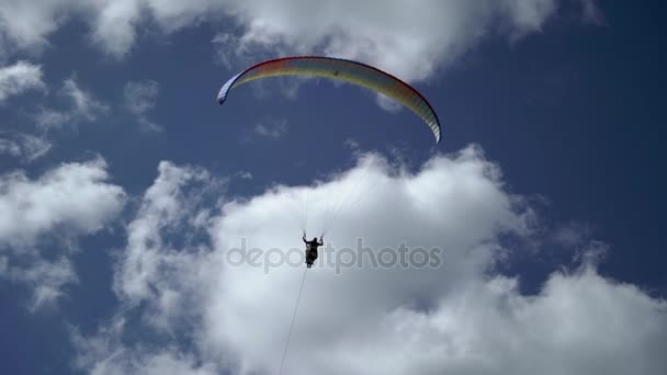 滑翔机在天空中飞行 — 图库视频影像