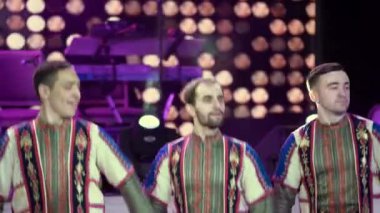 Saint-Petersburg, Rusya-17 Ağustos 2017: Geleneksel dansçılar