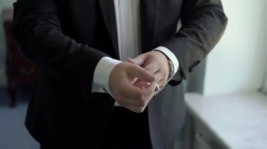 Adam kadar düğmelerini ceket