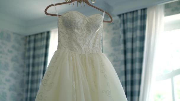 Wedding dress in bedroom — Stock Video