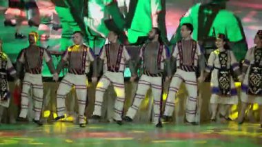 Saint-Petersburg, Rusya-17 Ağustos 2017: Geleneksel dansçılar