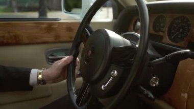 Saint-Petersburg, Rusya-17 Ağustos 2017: Rolls-Royce direksiyon simidi