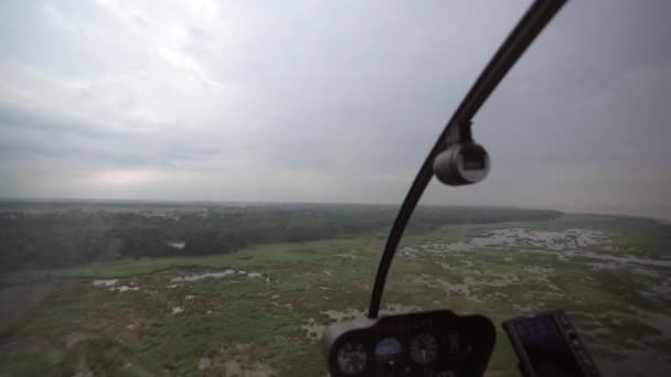 Vliegen in een helikopter — Stockvideo