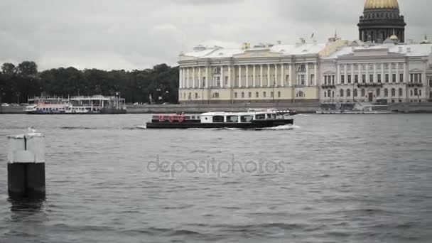 Boat in a european city river — Stock Video