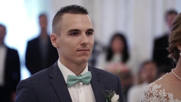 結婚式の新郎新婦 — ストック動画