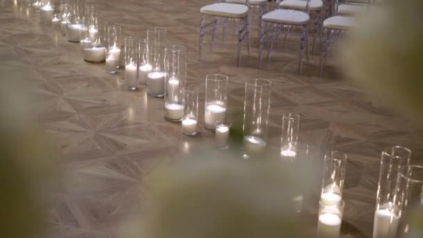 Svíčky na podlaze — Stock video