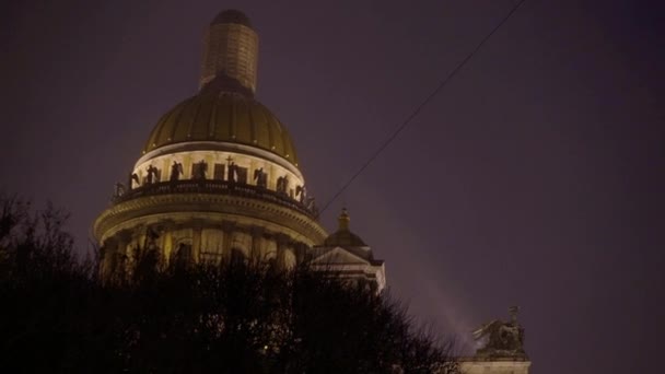 Isaacs catedral en la noche de invierno — Vídeo de stock