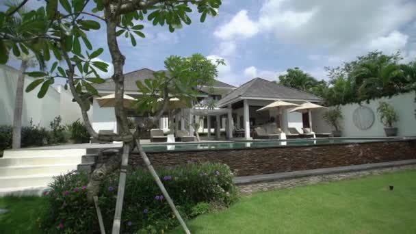 Luksusowa willa w Bali — Wideo stockowe