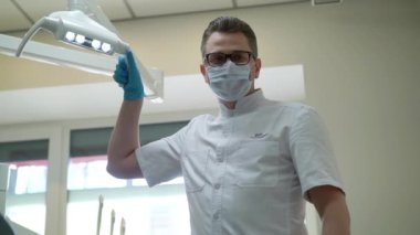 Adam diş hekimi doktor Kliniği