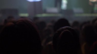 İnsanlar kulübü konserinde