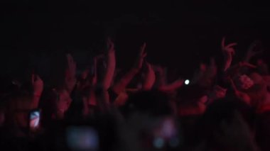 Saint-Petersburg, Rusya-11 Mart 2018: club konserinde dans insanlar